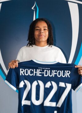 Kenza Roche-Dufour signe son premier contrat pro !