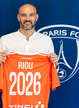 RÉMY RIOU PROLONGE AVEC LE PARIS FC JUSQU'EN 2026 !